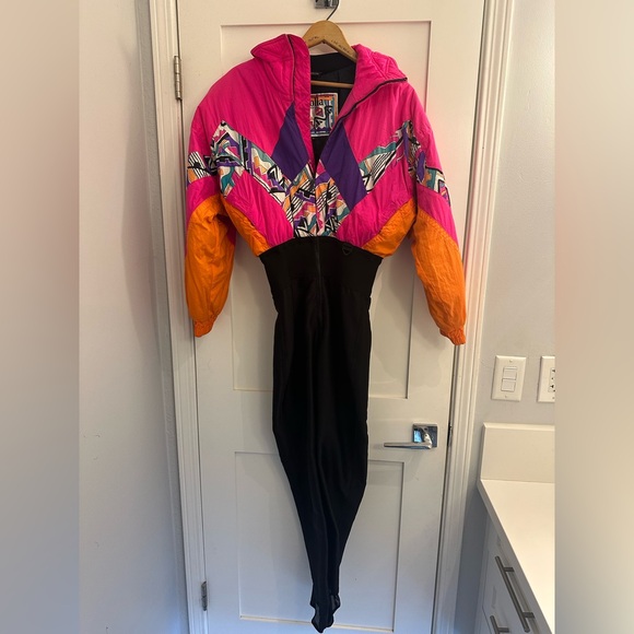 Vintage Tyrolia Ladies Ski Suit With Stirups Size 4 - Picture 5 of 16